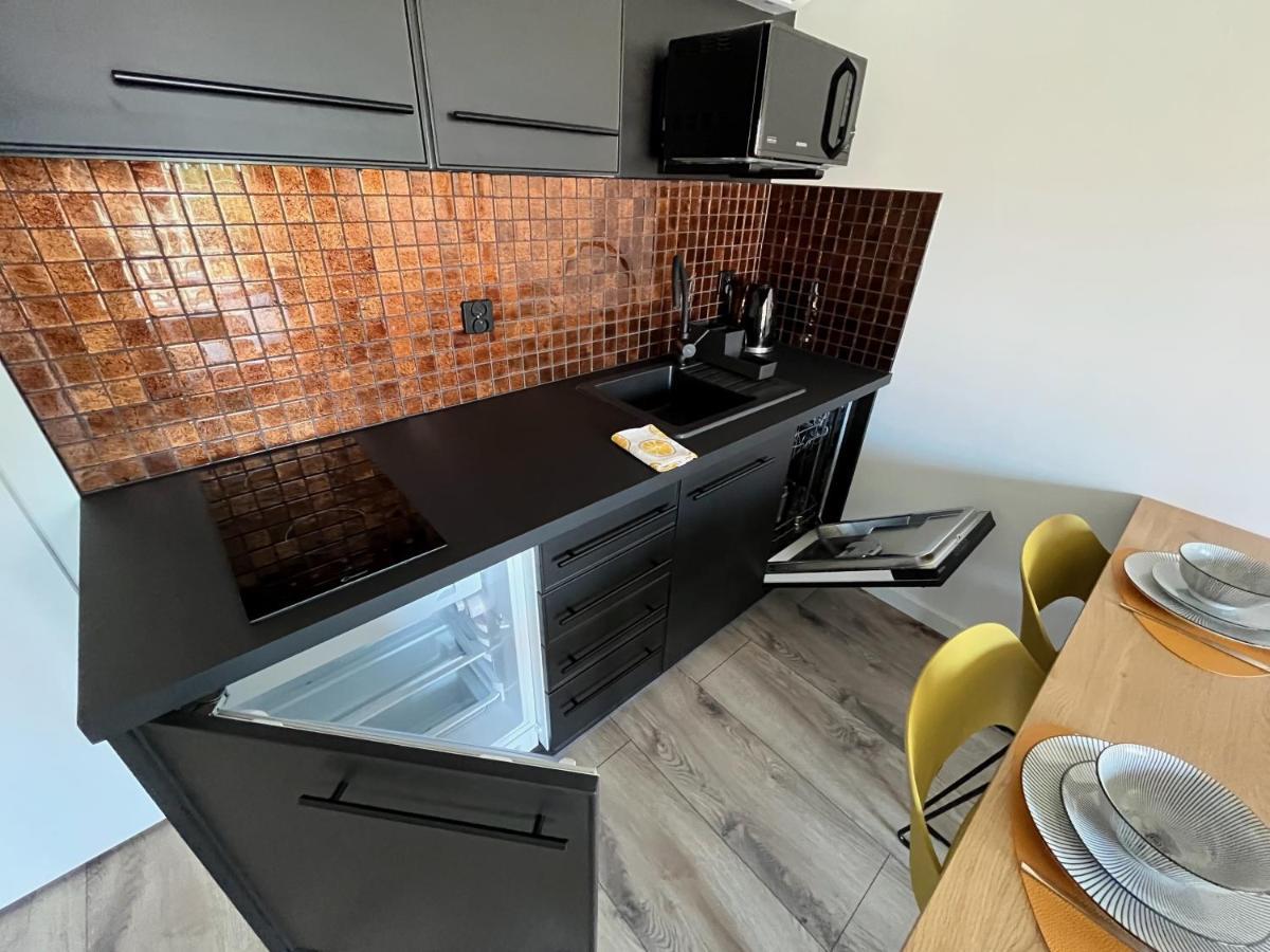 Green Port Spa Kolobrzeg Stylowy Loft- W Cenie Klimatyzacja, Baseny, 2 Jacuzzi, Sauna, Szlafroki, Bawialnia Zewnętrze zdjęcie